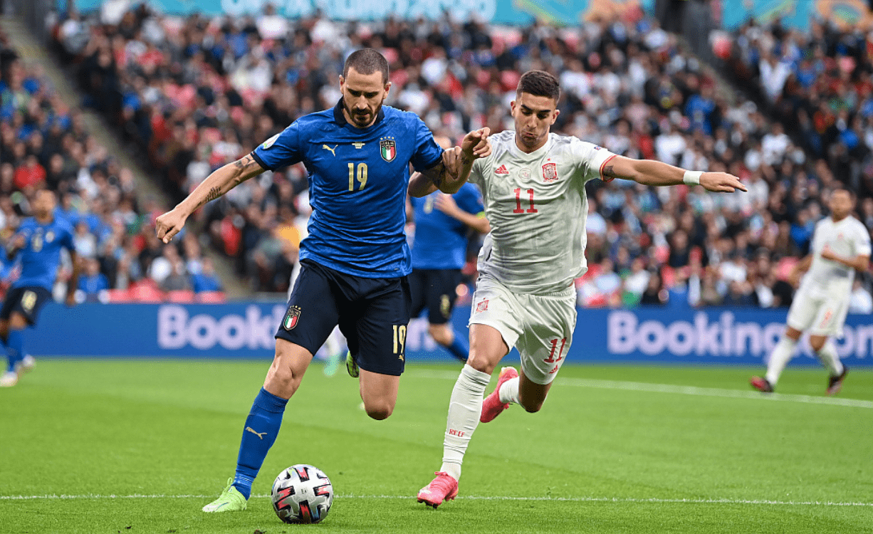 包含关键时刻葡超传出新动向;门兴格拉德巴赫遗憾出局;管理层表态——底气十足;球探报告显示潜力的词条 包含关键时刻葡超传出新动向;门兴格拉德巴赫遗憾出局;管理层表态——底气十足;球探报告显示潜力的词条