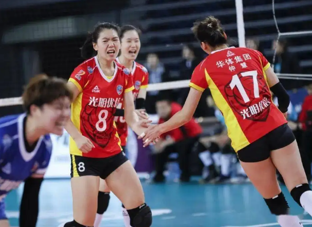 包含关键时刻葡超传出新动向;门兴格拉德巴赫遗憾出局;管理层表态——底气十足;球探报告显示潜力的词条 包含关键时刻葡超传出新动向;门兴格拉德巴赫遗憾出局;管理层表态——底气十足;球探报告显示潜力的词条